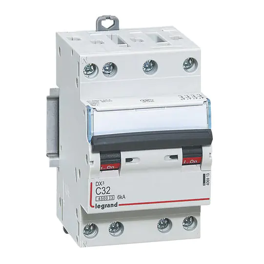 [LEGRAND] Disjoncteur 4P 32A courbe C avec pouvoir de coupure 6kA [DX³]